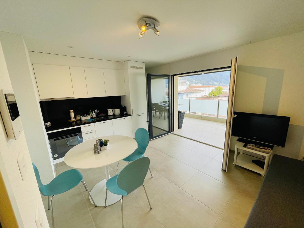 Central Apartment , Free Parking โลการ์โน ภายนอก รูปภาพ