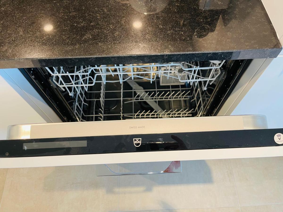 Central Apartment , Free Parking โลการ์โน ภายนอก รูปภาพ